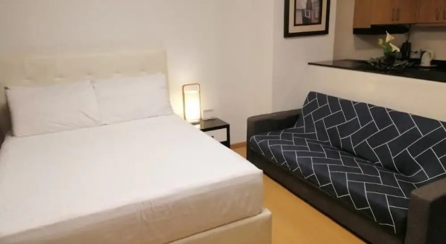 Студия Deluxe Prime BGC Location Apartments by PH Staycation