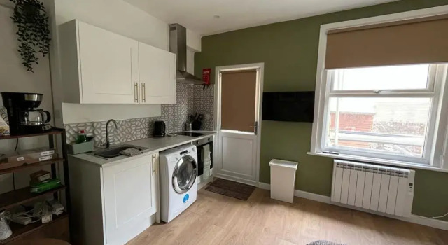 Cozy calm central studio with parking 7a, Забронировать Отель Уэртинг Западный Суссекс