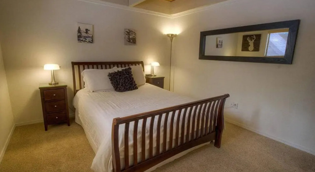 Cozy Mountain Hideaway home, Забронировать Отель Инклайн-Виллидж North Lake Tahoe