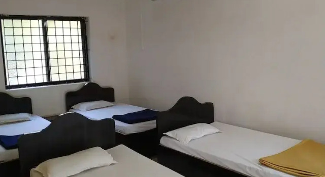 Люкс Iroomz Hotel Gananjaya - Hostel