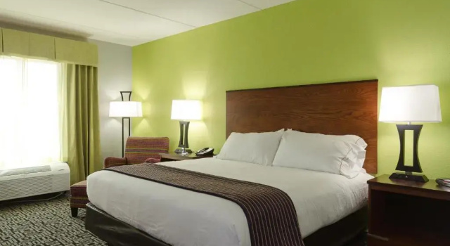 Номер Standard Holiday Inn Express Hickory - Hickory Mart by IHG