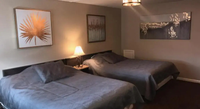 Четырёхместный номер Standard Simmons Motel and Suites