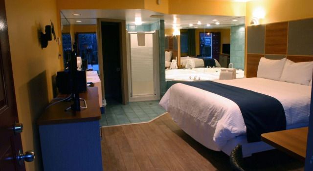 Motel des Pentes et Suites, Book Motel SPA-hoteller i Saint-Sauveur, nær L'Atomic Express, SPA