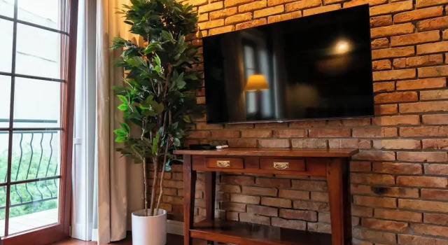 Люкс с балконом и с видом на внутренний двор Old House Apartments 2 Poznań