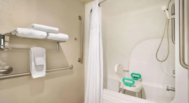 Двухместный номер Standard Super 8 by Wyndham Chambersburg I-81