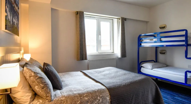 Четырёхместный номер Standard Kinlay Hostel Eyre Square - Best Hostel in Ireland 2025