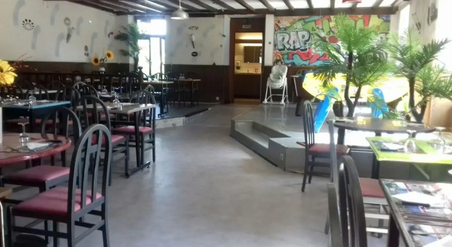Hotel Le Globe, Boek Hotel Hotels in Franche-Comte met ontbijt, Ontbijt