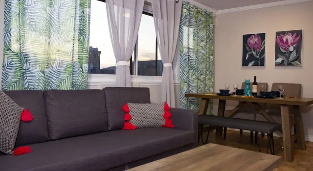 Апартаменты Comfort c 1 комнатой с балконом и с видом на город Golden Castle In Montreal