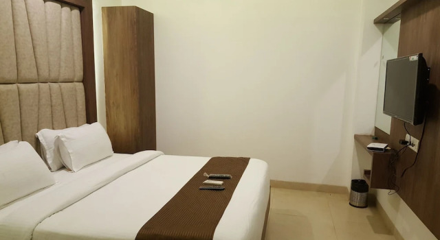 Двухместный номер Standard с видом на город JAI MALHAR RESIDENCY