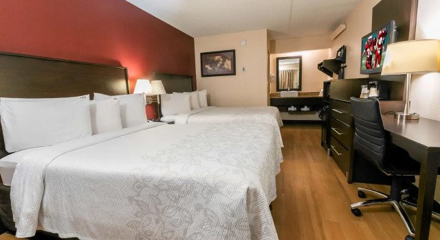 Четырёхместный номер Deluxe Red Roof Inn PLUS+ Statesville