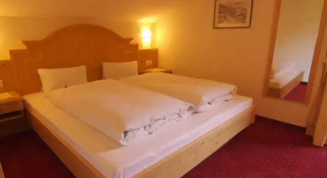 Апартаменты Hotel Garni Larcherhof