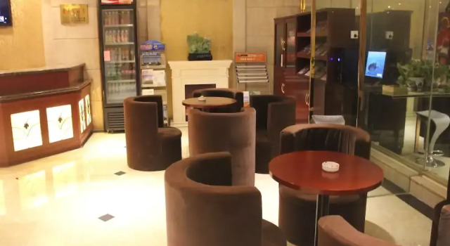 GreenTree Inn Ningbo Railway Station Xingning Road Seagull Hotel, Prenota Hotel Hotel a Ningbo con parcheggio, Parcheggio