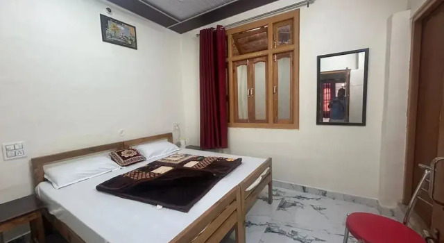 Goroomgo Royal Sainik mando, Rezervovat Hotel Uttarkāshi Uttarakhand
