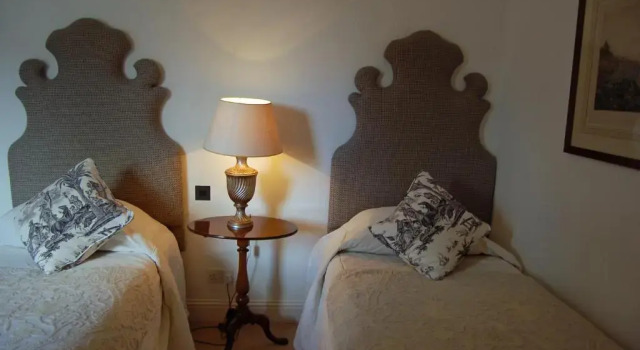 Двухместный номер Standard The Royal Hotel