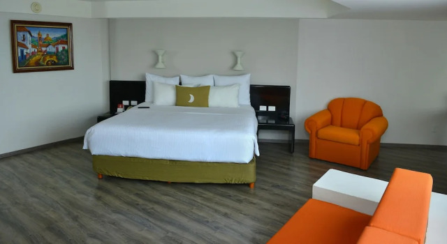 Suite Fiesta Inn Morelia