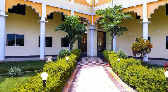 OYO 13893 Stay Simple Brindavan Resort, Rezerwuj Ośrodek wypoczynkowy Krishnarajasagara Bangalore