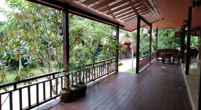 Ruean Ploysrirung Boutique Resort