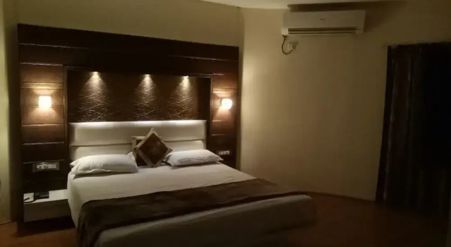 Люкс Hotel Tapovan