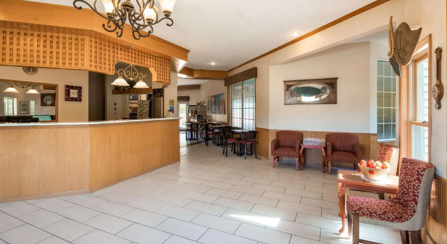 Suite Apple Tree Inn; SureStay Collection by Best Western