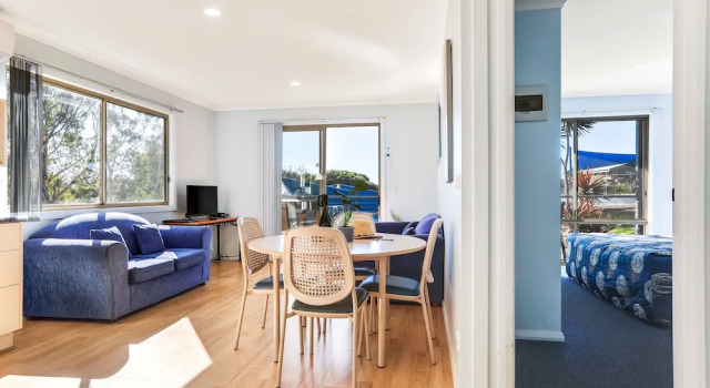 Номер Standard с 3 комнатами с видом на озеро Beach Cabins Merimbula