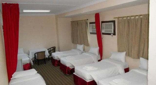 Diyar Jaafaria, Book Hotel Hoteller i An Naqāʼ med parkering, Parkering
