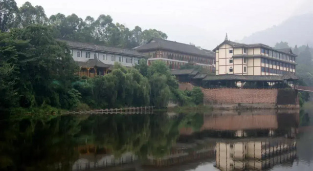 Phoenix Lake Impression Emei Hotel, Prenota Hotel Hotel a Sichuan con parcheggio, Parcheggio