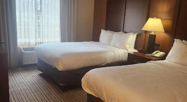 Шестиместный семейный номер Standard Best Western Chocolate Inn at the Park