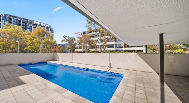 Апартаменты Elegant 2-bed With Pool, Alfresco Dining & Balcony