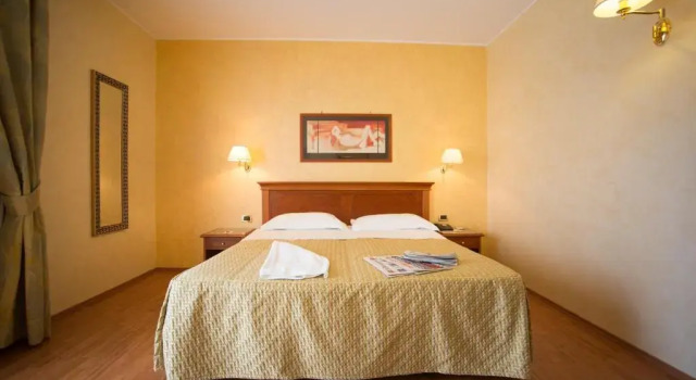 Полулюкс Hotel Levante