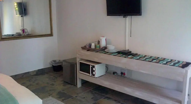 Трёхместный номер Standard Ukarimu Guest House