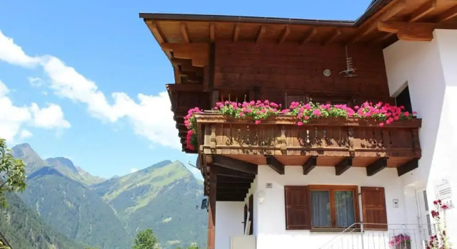 Appartement Moni, Book Apartment Hotels in Vorarlberg with Parking, Parking
