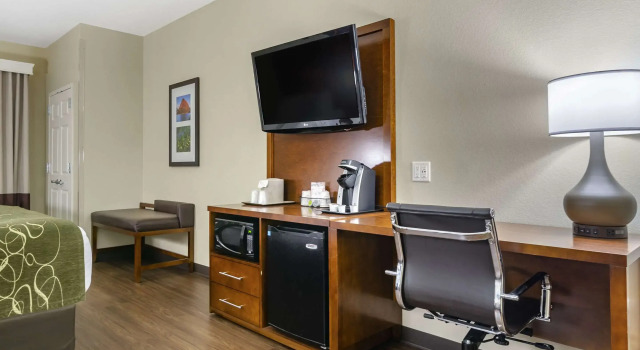 Четырёхместный люкс Comfort Suites Helena Airport