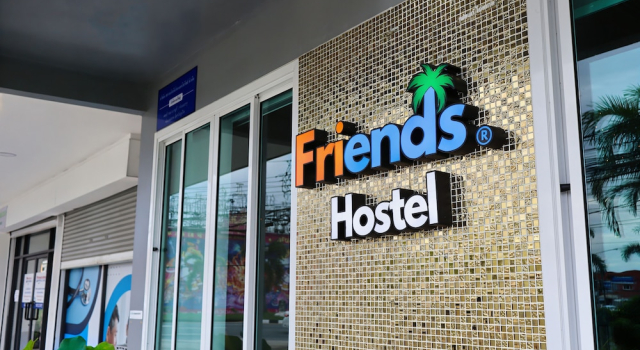 Friends Hostel - Phuket Airport, Забронировать Хостел Най-Янг-Бич остров Пхукет
