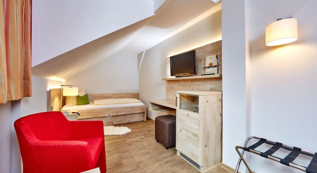 Одноместный номер Standard с балконом Zum Turm - Apartments und Gästezimmer