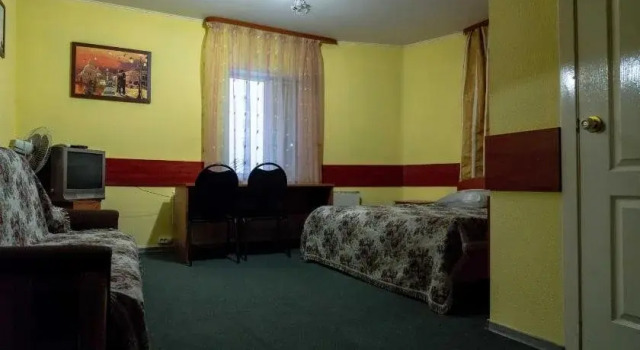 Living quarters on Gramshi, Prenota Hotel Hotel a Central Russia con parcheggio, Parcheggio