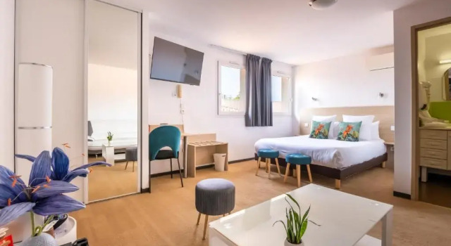 Двухместный номер Privilege LOGIS Hôtel Restaurant Le Clos Fleuri