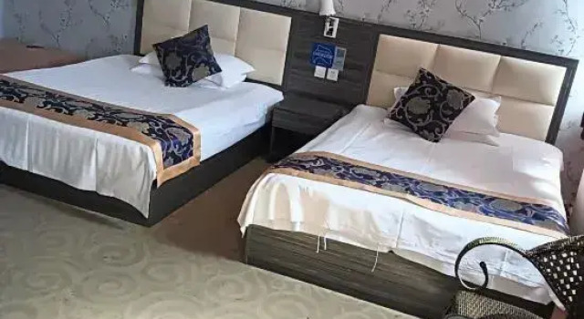 Люкс Deluxe Urumqi Yihao Business Hotel