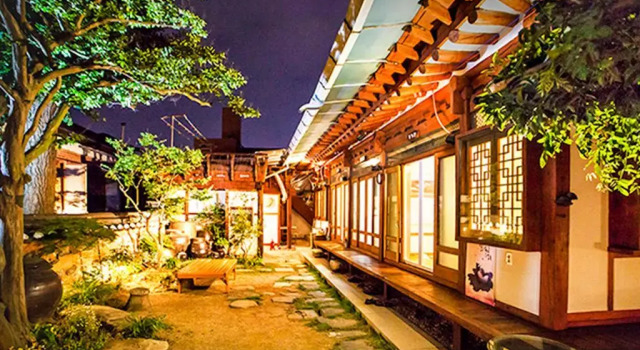 Jeonju Omokheon Hanok Stay, Забронировать Отель Чонджу Чолла-Пукто, рядом с Конфуцианская школа хянгё в Чонджу
