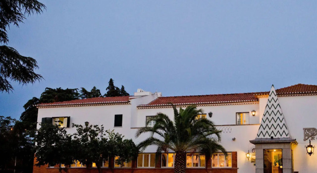 SL Hotel Santa Luzia - Elvas, Забронировать Отель Отели Элваш с парковкой, рядом с Municipal Library of Elvas, Парковка