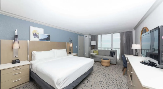 Двухместный номер Standard с балконом и с красивым видом из окна Hilton Melbourne Beach Oceanfront