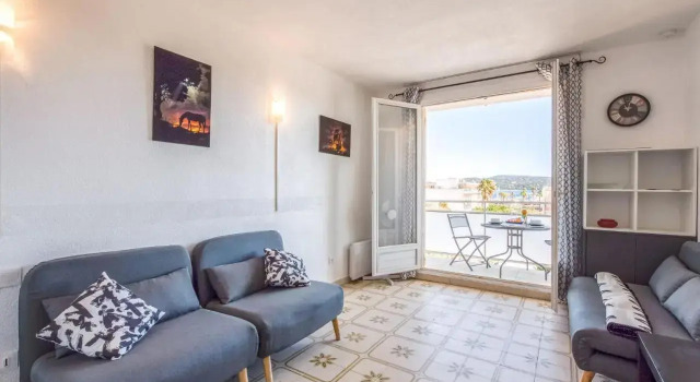 Studio Porto di Mar-11, Забронировать Отель Кавалер-сюр-Мер Сен-Тропе залива, рядом с Plage de Bonporteau