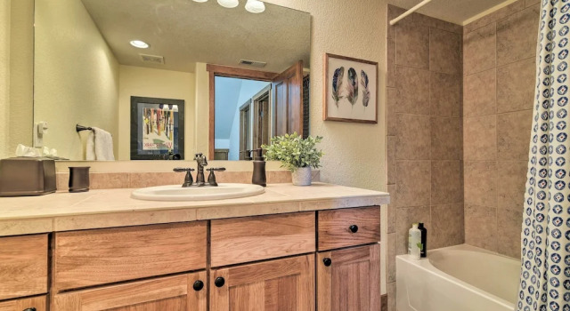 Коттедж Winter Park Area Cabin, Hot Tub & Mountain Views!