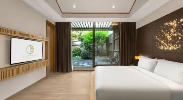 Люкс Superior Hyakumangoku Onsen Hotel
