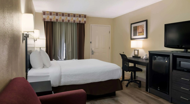 Двухместный номер Standard SureStay Plus Hotel by Best Western Jackson