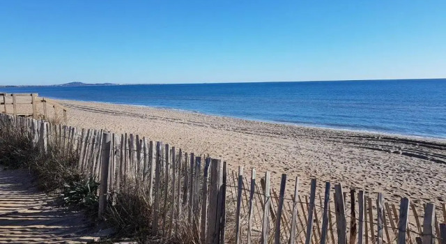 Spacieuse et belle villa climatisée pour 9 couchages, Wifi, piscine commune, 250 m de la plage dans résidence LRMA6465