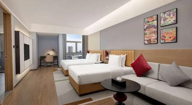 Четырёхместный номер Standard Ramada Encore by Wyndham Foshan Chancheng