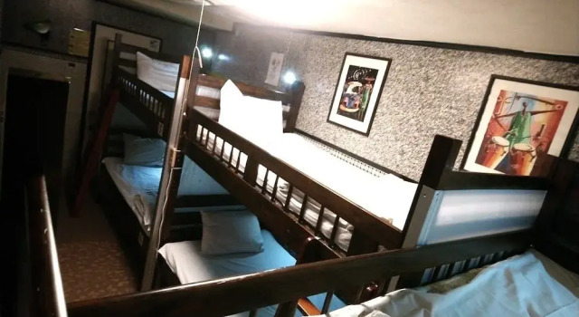 Кровать в общем номере Family & bAKpAK Tokyo Hostel