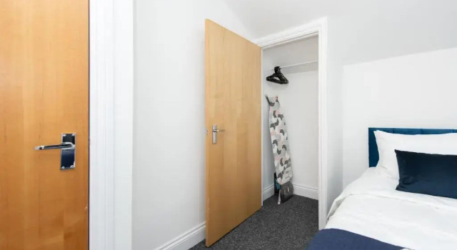 Апартаменты Deluxe Luxury Granada Apartments - 1 & 2 bed FLATS Perfect for Contractors, Family, Students near Seafront