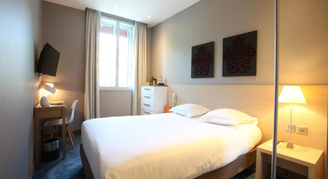 You Hotel de France Valence - Handwritten Collection, Book Hotel Hotels in Gard with a Pool, Swimming Pool