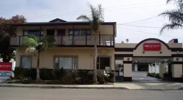 Кровать в общем номере Rockview Inn and Suites - Morro Bay CA